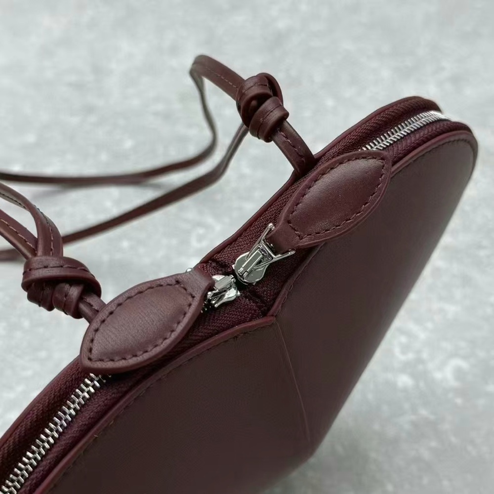 ALAIA Wine Red Love Bag - Picture 4 of 5